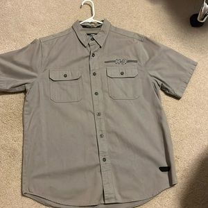Men’s Harley-Davidson short sleeved short. Size Large. Heavy and durable.